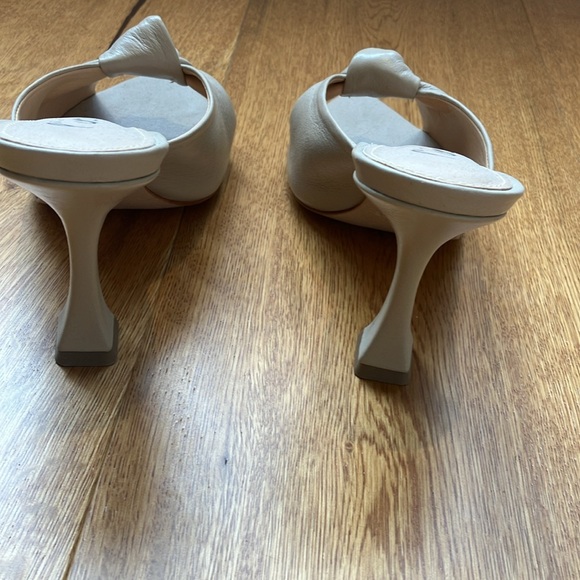 What interval size 6 creamy brown nude kitten heel open toe - Picture 6 of 7